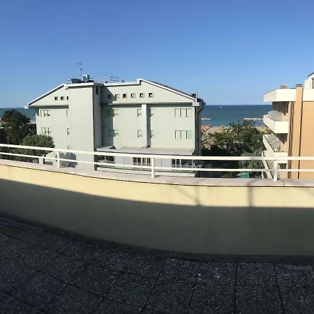 Attico Belvedere بيت للعطل ميكيلي